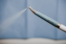 Vorsorge - Perfekte Zahnpflege mit dem Airflow - ästhetische Zahnmedizin